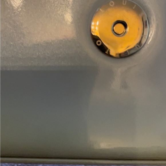 Louis Vuitton Yellow Vernis Sobe ClutchVGUC- PRICE DROPPED! - Picture 12 of 12